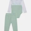 Guess Baby Set Pants Unisex - Geboortegeschenk - Soft Mint