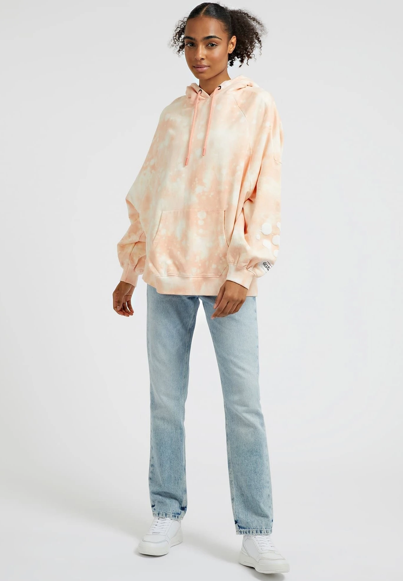 Guess Mit Rückseitigem Graffiti Print - Hoodie - Hellrose - Afbeelding 2