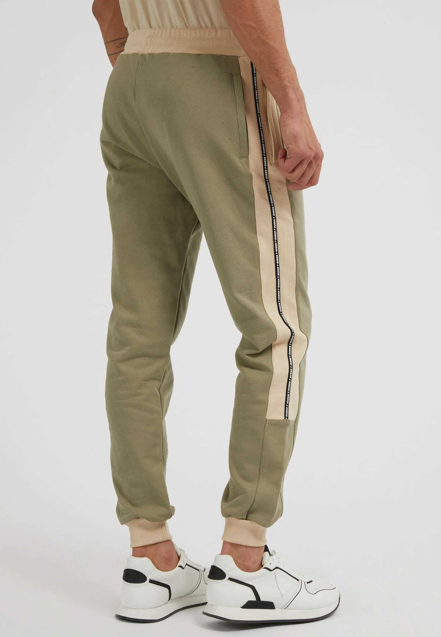 Guess Mit Seitenstreifen - Trainingsbroek - Grün - Afbeelding 3