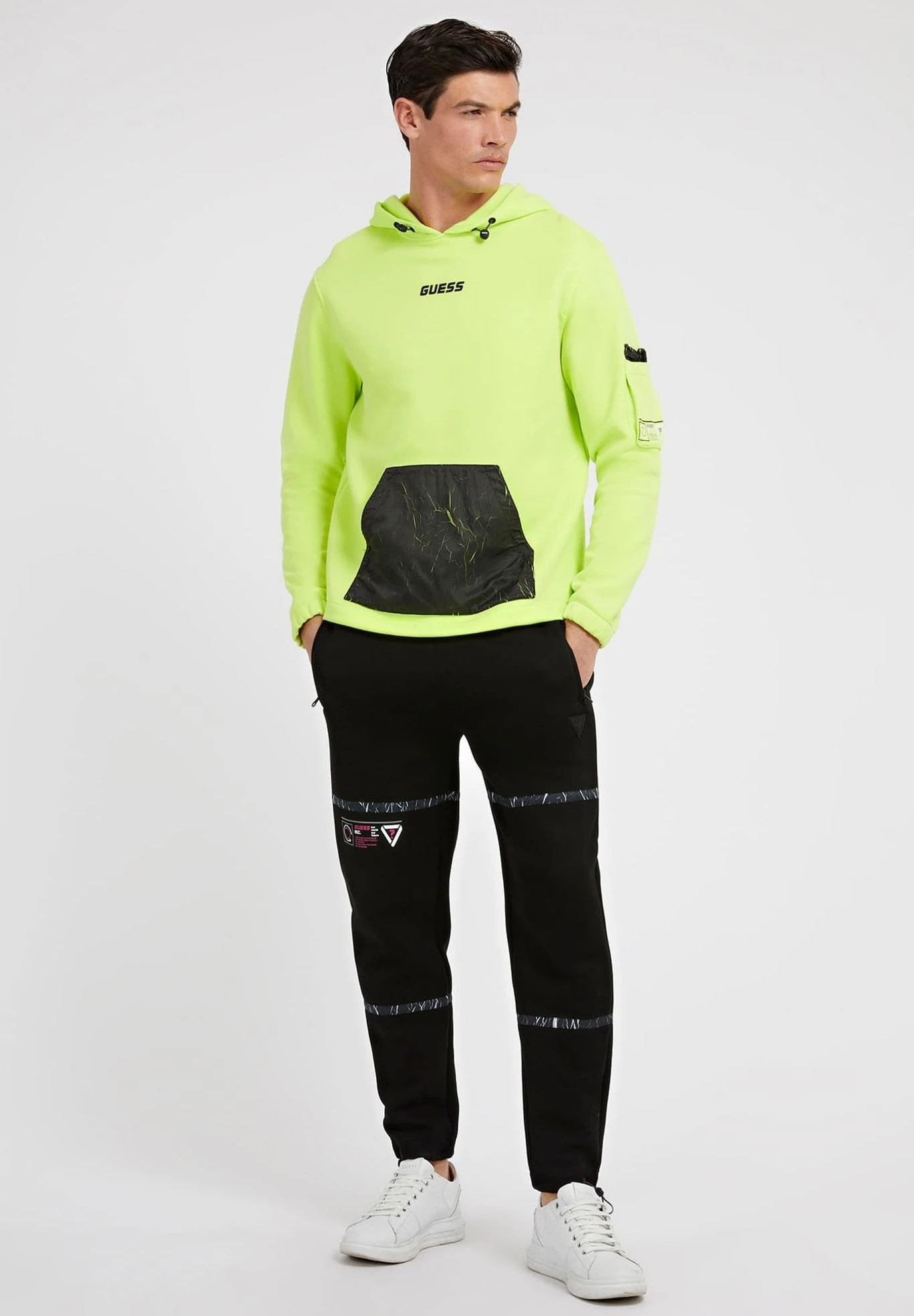 Guess Mit Frontlogo - Hoodie - Grün - Afbeelding 2