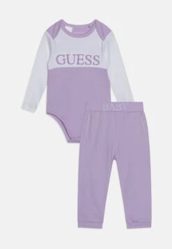 Guess Baby Set Pants Unisex - Geboortegeschenk - New Light Lilac
