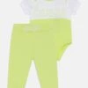Guess Newborn Unisex Set - Body - Dusty Kiwi