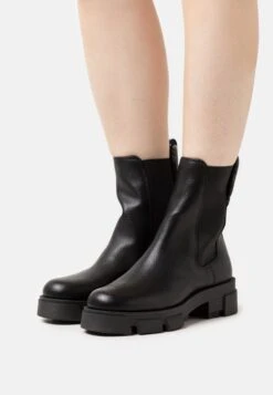 Guess Madla - Korte Laarzen - Black