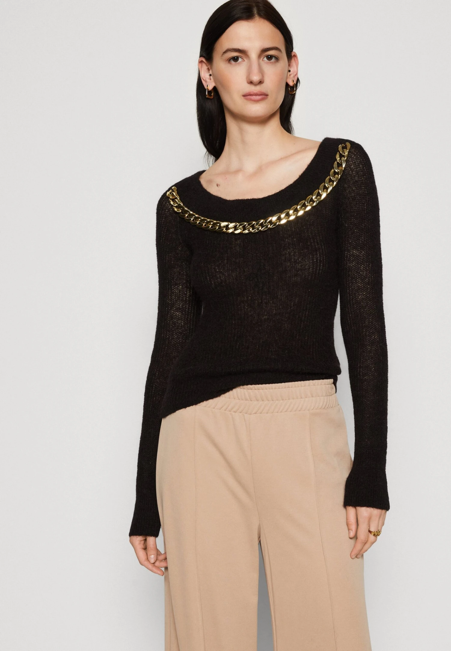 Nuvola Chain Off- Trui - Jet Black - Afbeelding 4