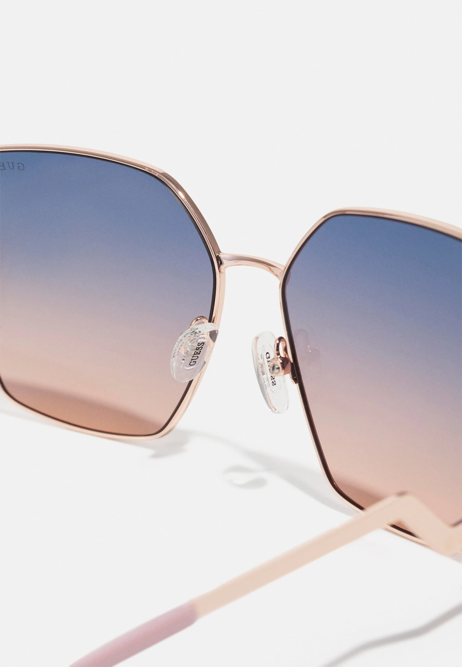 Guess Zonnebril - Pink - Afbeelding 3