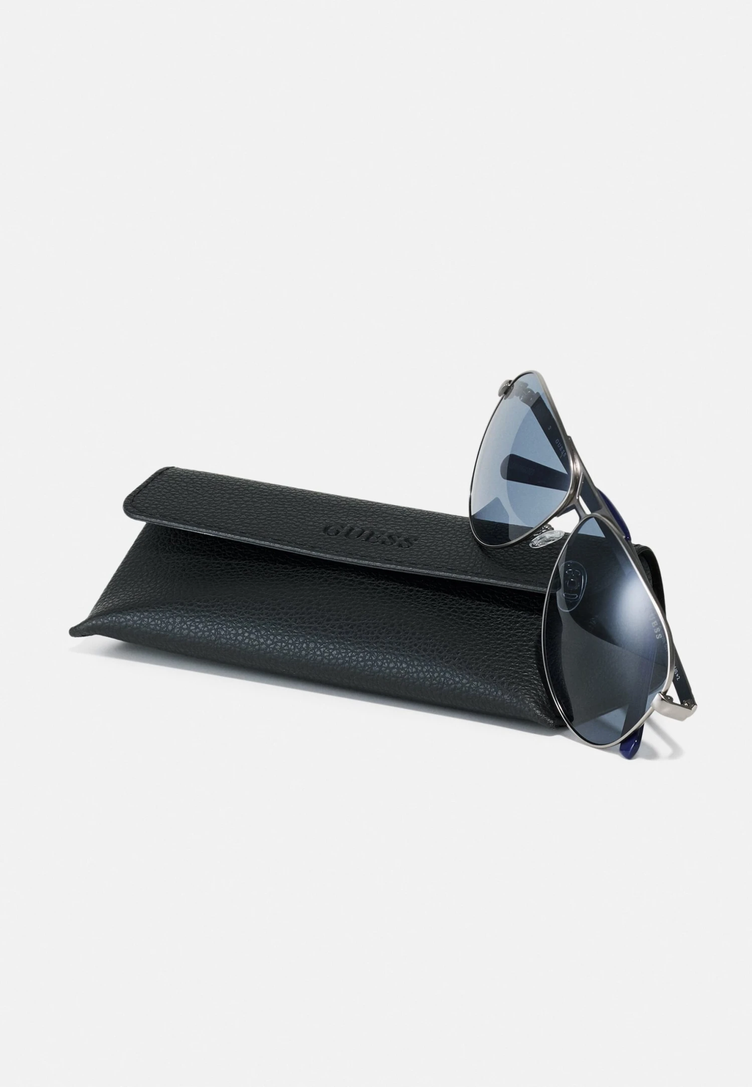 Guess Zonnebril - Matte Gunmetal - Afbeelding 4