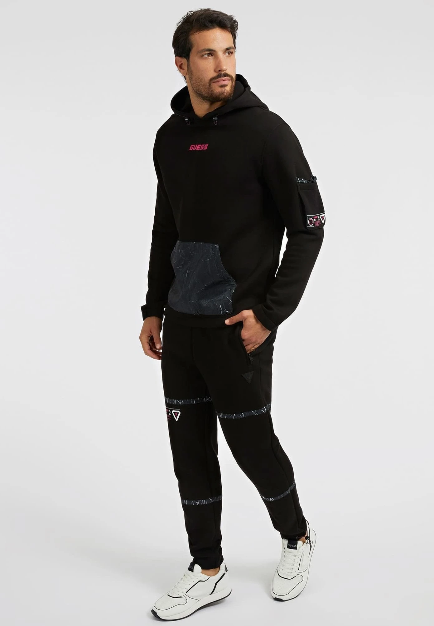 Guess Mit Frontlogo - Hoodie - Schwarz - Afbeelding 2