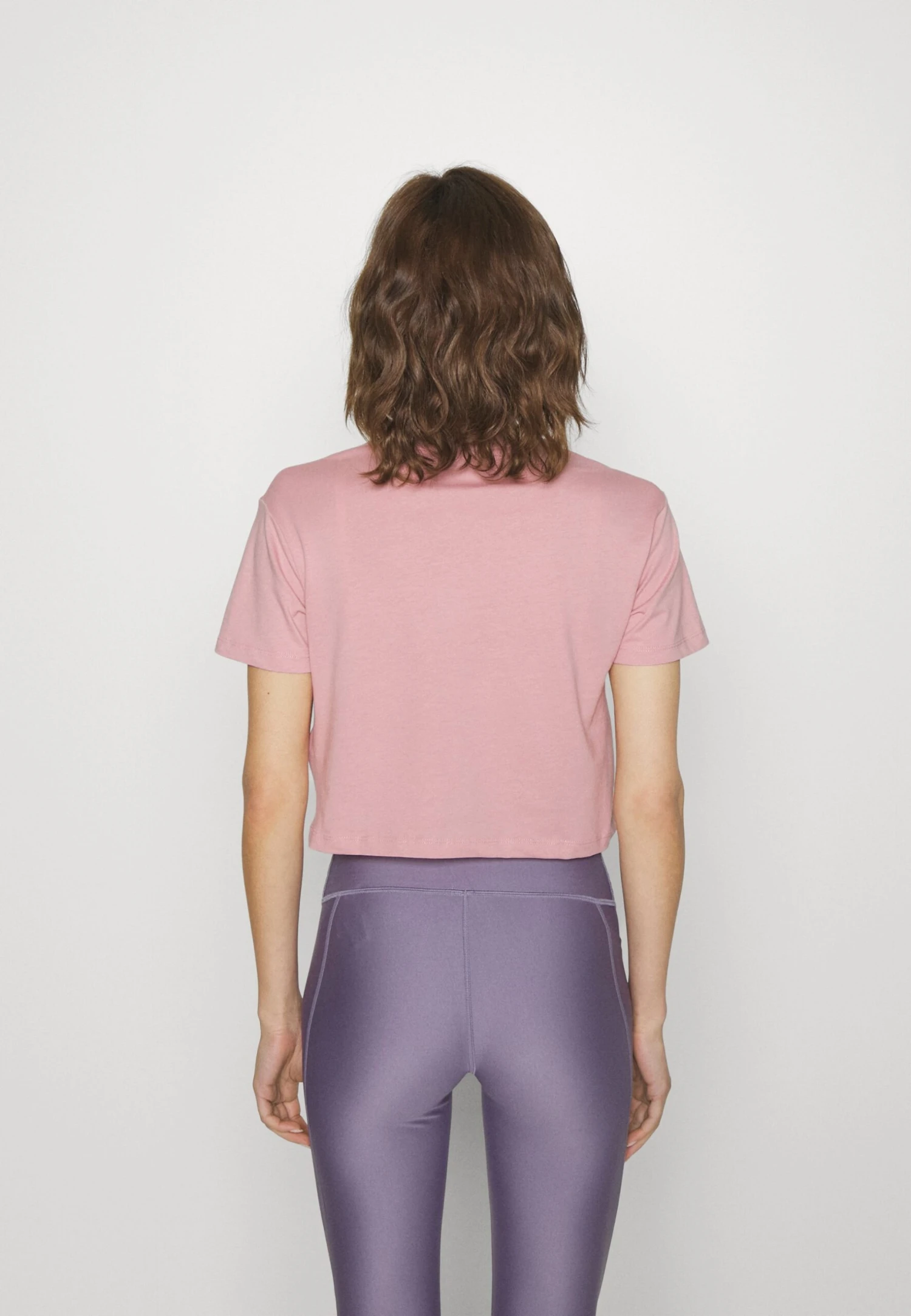 Guess Adele Crop- T-Shirt Print - Vibras Purple - Afbeelding 3