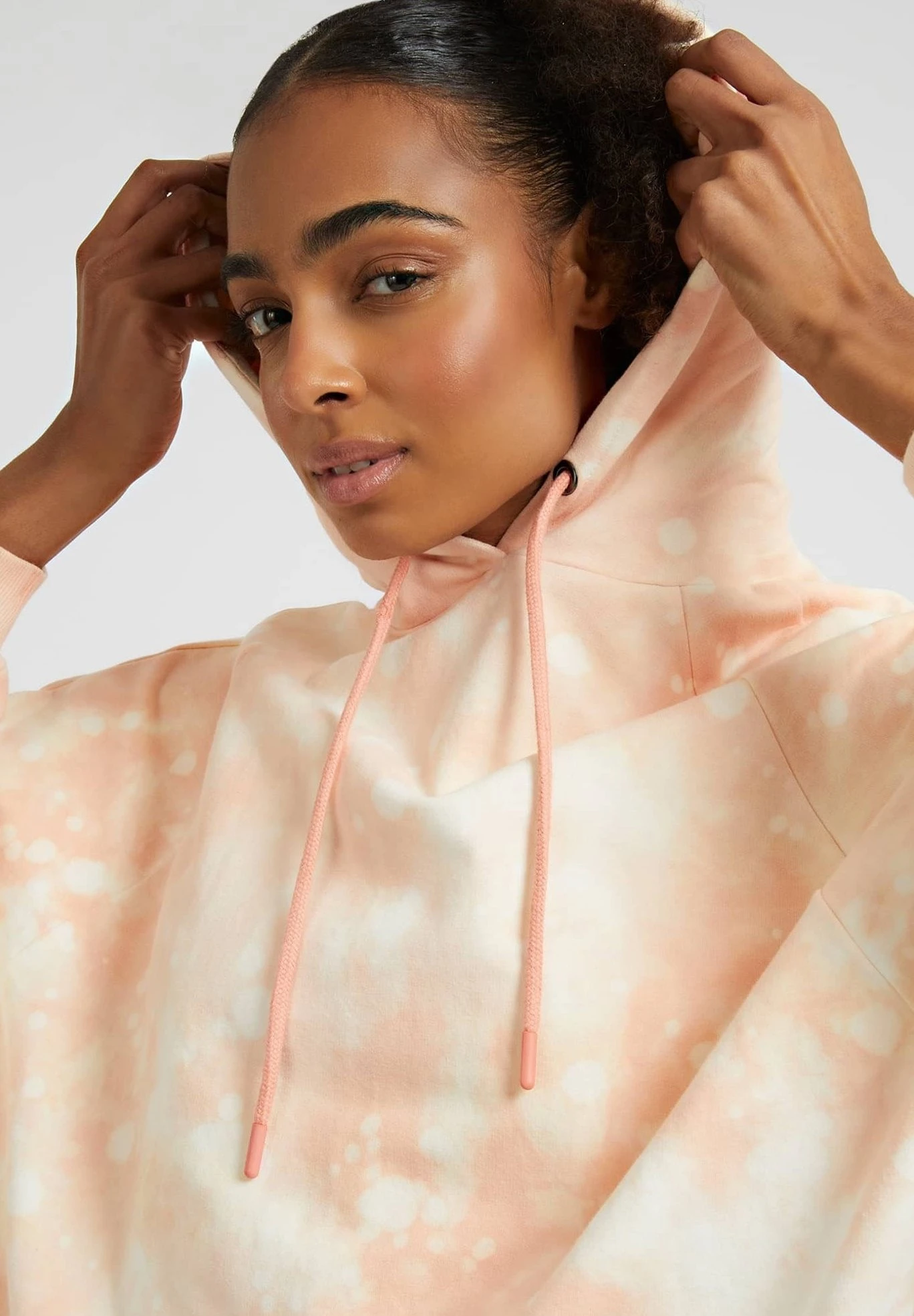 Guess Mit Rückseitigem Graffiti Print - Hoodie - Hellrose - Afbeelding 4